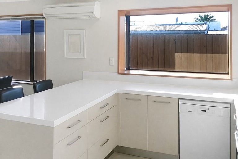 Photo of property in 1/118 Selwyn Street, Somerfield, Christchurch, 8024