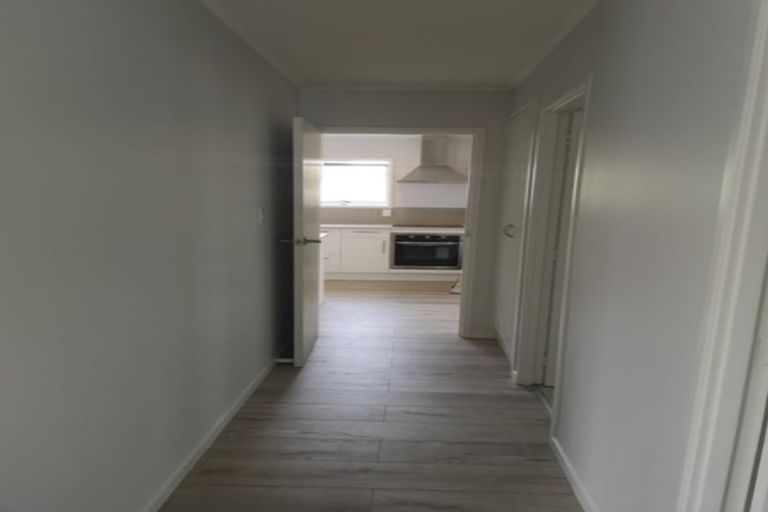 Photo of property in 73 Triangle Road, Massey, Auckland, 0614