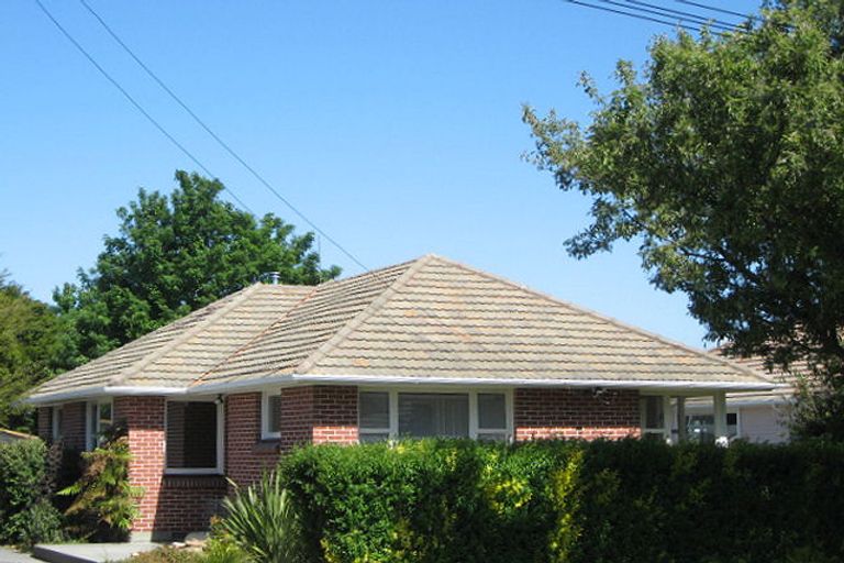 Photo of property in 12 Farquhars Road, Redwood, Christchurch, 8051