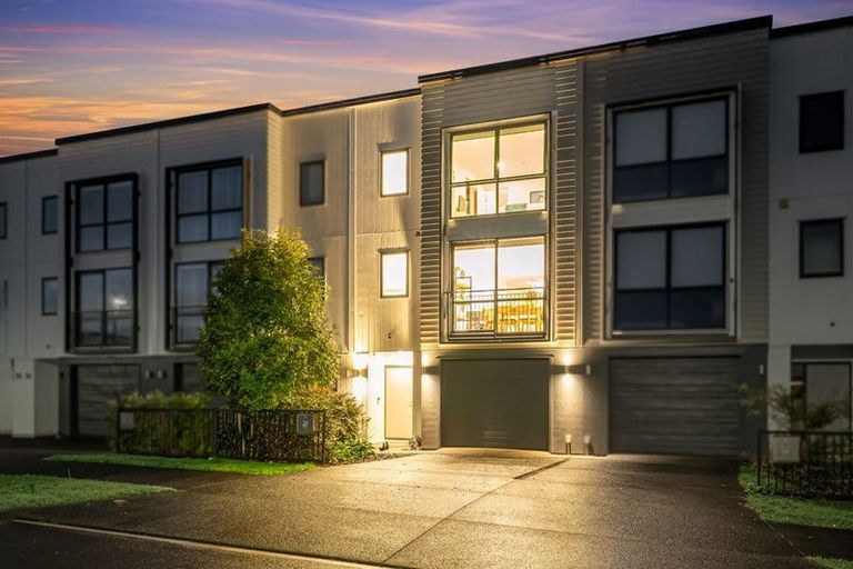 Photo of property in 30 Matairangi Avenue, Totara Heights, Auckland, 2105