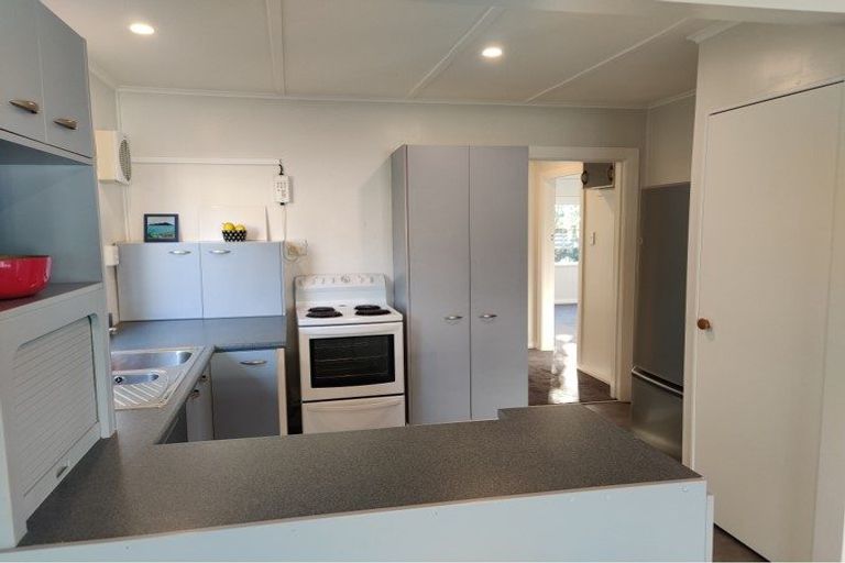 Photo of property in 78 Seaview Road, Paraparaumu Beach, Paraparaumu, 5032