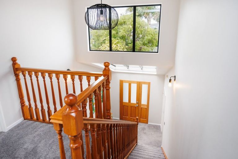 Photo of property in 27 Abby Road, Fitzherbert, Palmerston North, 4410
