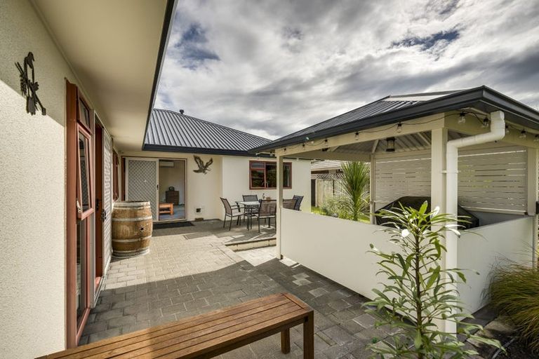 Photo of property in 8 Gresham Place, Taradale, Napier, 4112