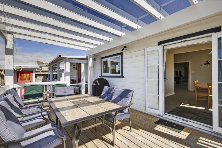 Photo of property in 14 Mouatt Street, Waitara, 4320