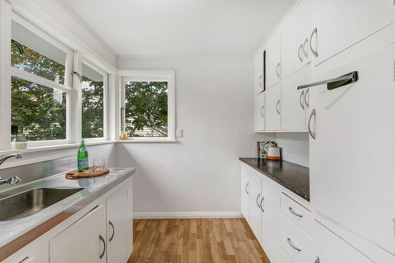 Photo of property in 14 Durham Street, Cannons Creek, Porirua, 5024