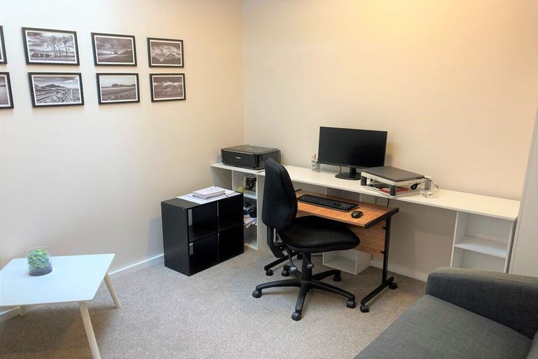 Photo of property in 7 Burns Street, Westown, New Plymouth, 4310