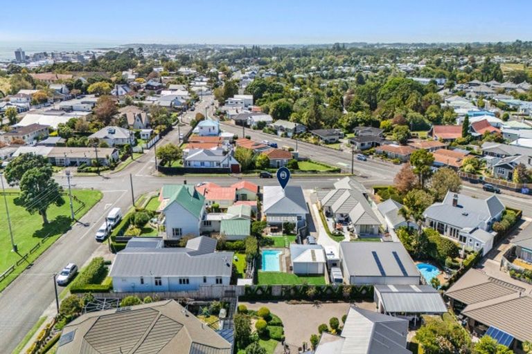 Photo of property in 118 Cutfield Road, Westown, New Plymouth, 4310