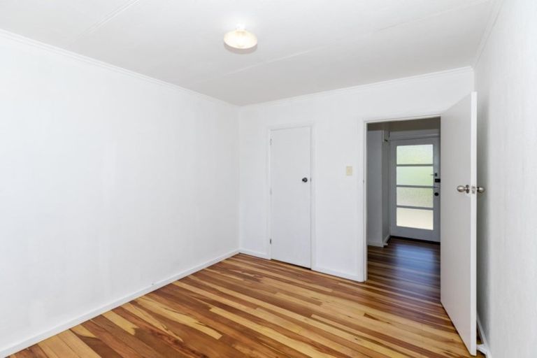 Photo of property in 102 Holland Road, Fairfield, Hamilton, 3214