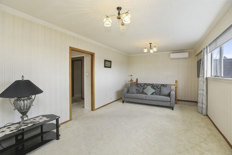 Photo of property in 2/305 Devon Street West, New Plymouth, 4310