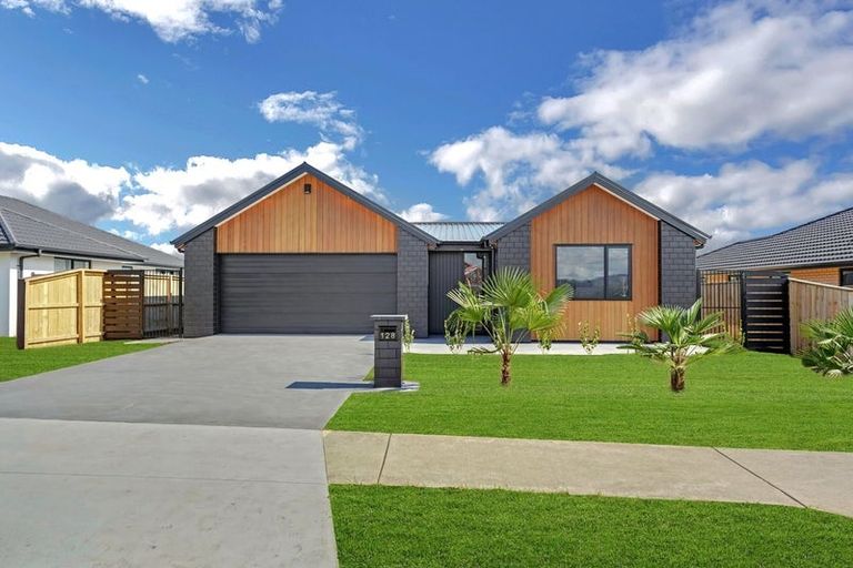 Photo of property in 128 Hitchen Road, Pokeno, 2402