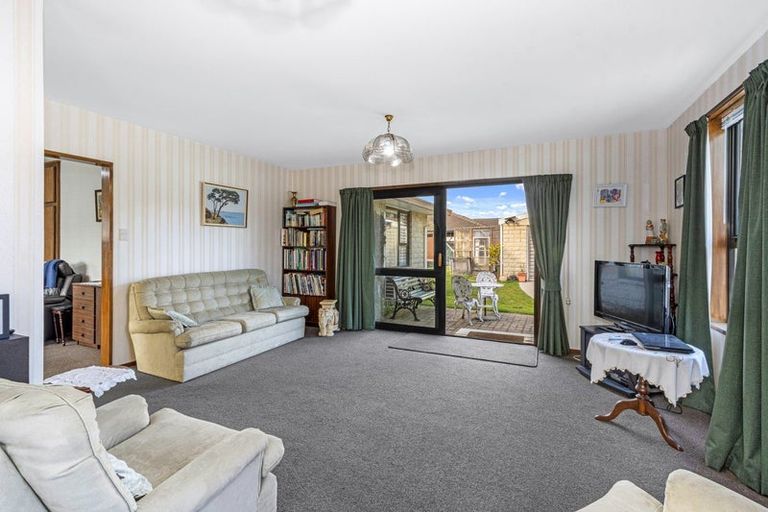 Photo of property in 48 Coopers Road, Dallington, Christchurch, 8061