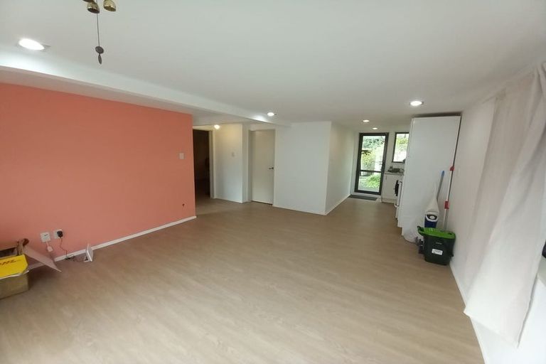 Photo of property in 114 Cobham Crescent, Kelston, Auckland, 0602