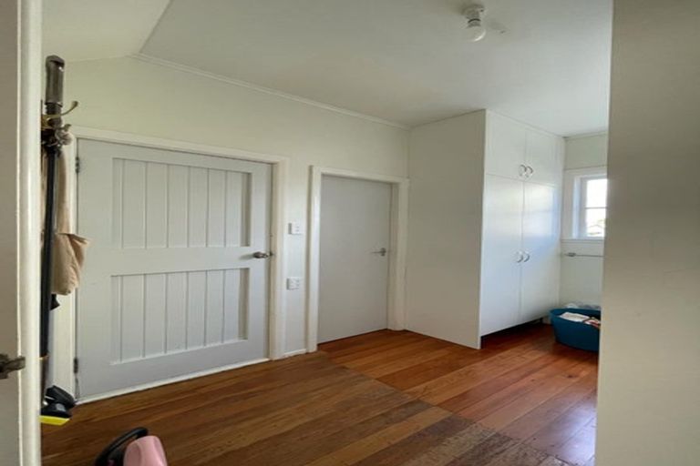 Photo of property in 1/56 Churton Crescent, Taita, Lower Hutt, 5011