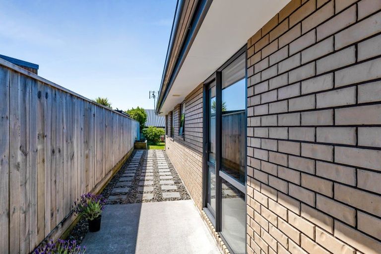 Photo of property in 75 Dillon Drive, Bell Block, New Plymouth, 4312