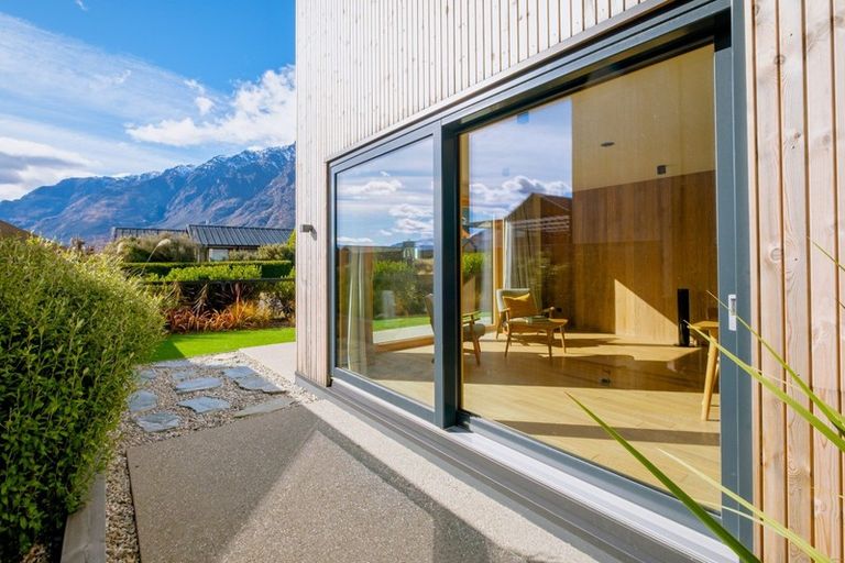 Photo of property in 4 Soudley Court, Jacks Point, Queenstown, 9371