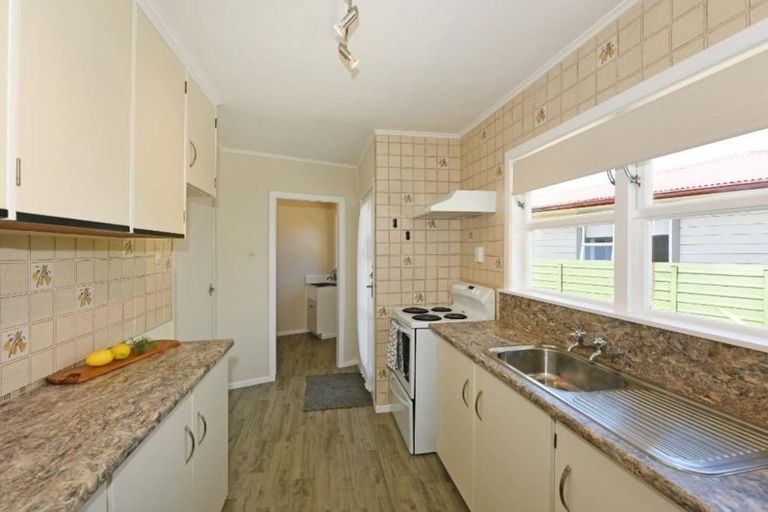 Photo of property in 16 Longfellow Street, Trentham, Upper Hutt, 5018