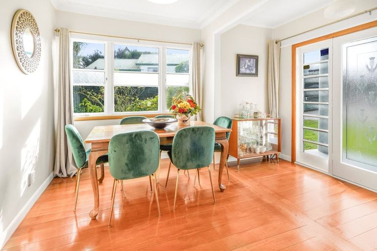 Photo of property in 67 Forest Lake Road, Forest Lake, Hamilton, 3200