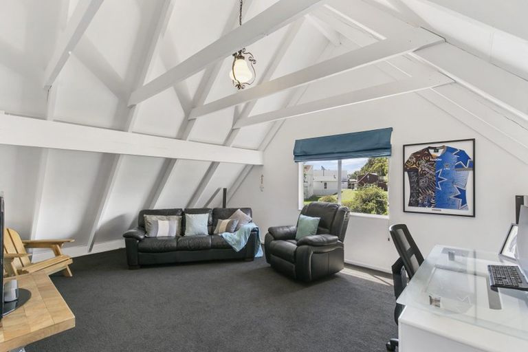 Photo of property in 15 Dalwhinnie Parade, Highland Park, Auckland, 2010