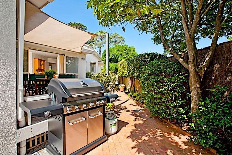 Photo of property in 67 Balmain Road, Birkenhead, Auckland, 0626