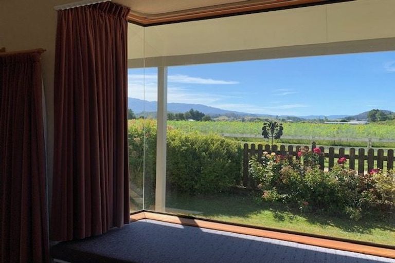 Photo of property in 366 Abel Tasman Drive, Motupipi, Takaka, 7183