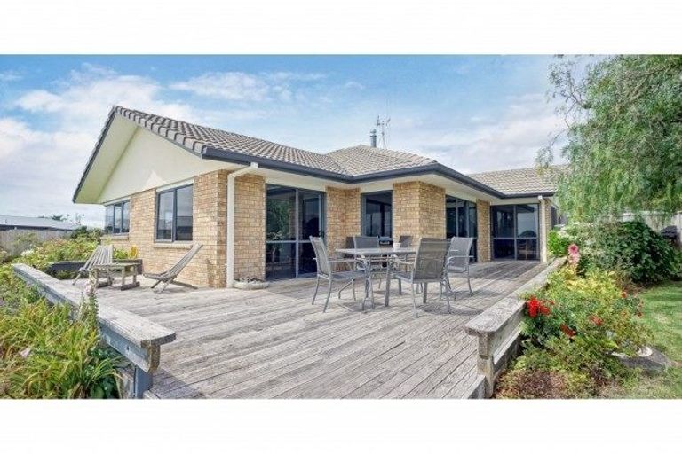 Photo of property in 12 Kiri Place, Te Puke, 3119