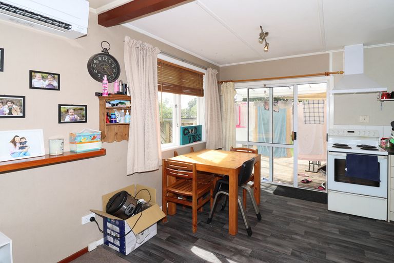 Photo of property in 4 Charles Street, Carterton, 5713