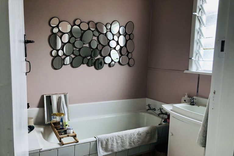 Photo of property in 35 Great North Road, Saint Johns Hill, Whanganui, 4501