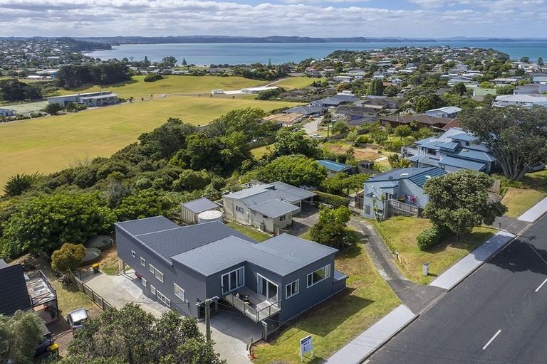 Photo of property in 42 Stanmore Bay Road, Stanmore Bay, Whangaparaoa, 0932