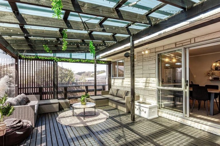 Photo of property in 41 Cleat Street, Whitby, Porirua, 5024