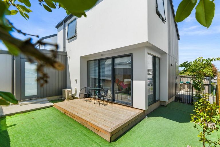 Photo of property in 2/58 Division Street, Riccarton, Christchurch, 8041