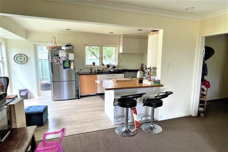 Photo of property in 1/3 Mackenzie Street, Te Atatu South, Auckland, 0610