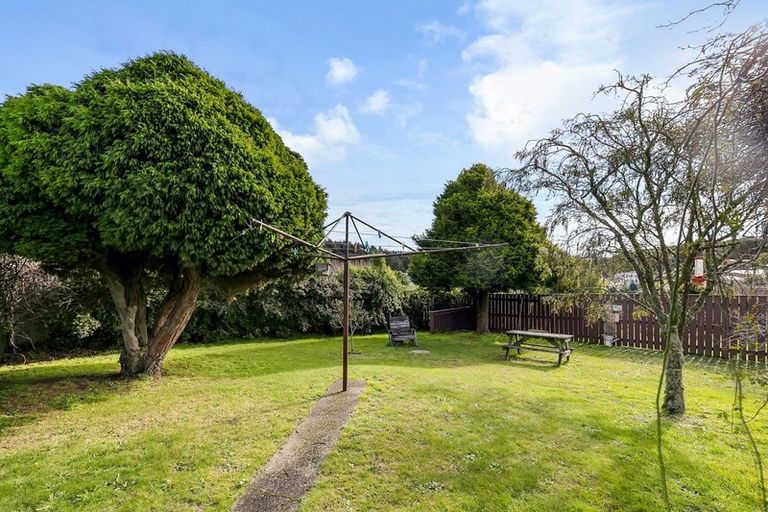 Photo of property in 17 Natone Street, Waitangirua, Porirua, 5024