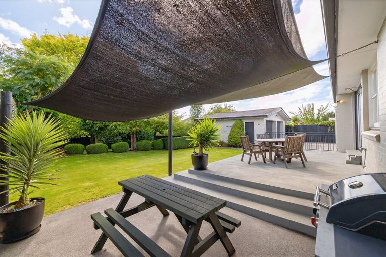 Photo of property in 73 Dunedin Street, Redwood, Christchurch, 8051