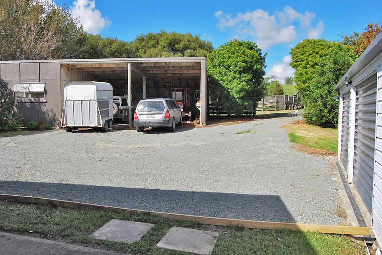 Photo of property in 1150 Oneriri Road, Kaiwaka, 0573