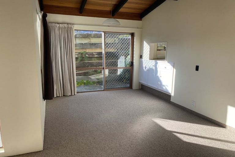 Photo of property in 15 Winara Avenue, Waikanae, 5036