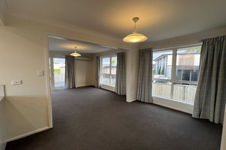 Photo of property in 1/14a Garreg Road, Fendalton, Christchurch, 8052