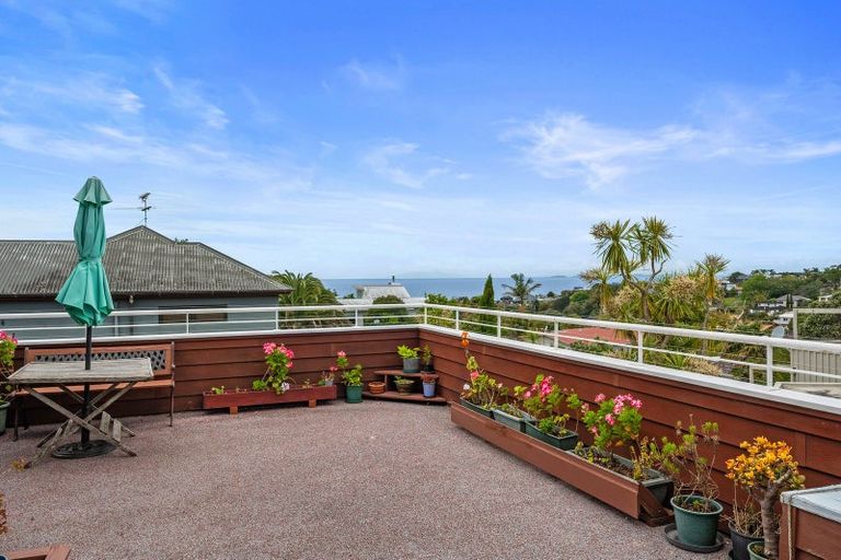 Photo of property in 2/51 Deep Creek Road, Waiake, Auckland, 0630