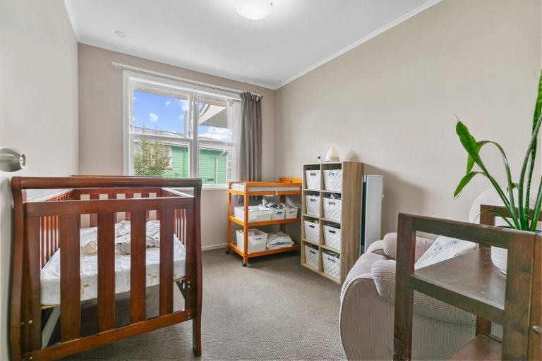 Photo of property in 14 Riverpark Crescent, Henderson, Auckland, 0610