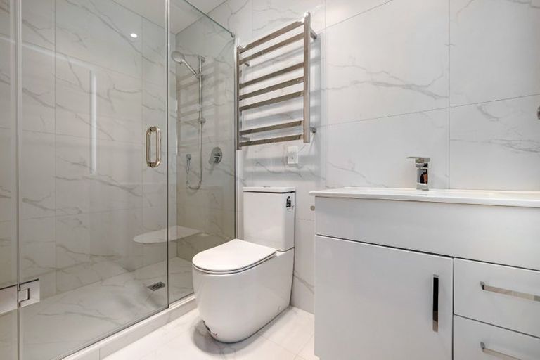 Photo of property in 1c Flamingo Court, Goodwood Heights, Auckland, 2105