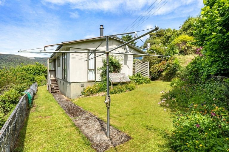 Photo of property in 8 Morepork Lane, Waipori Falls, Outram, 9073