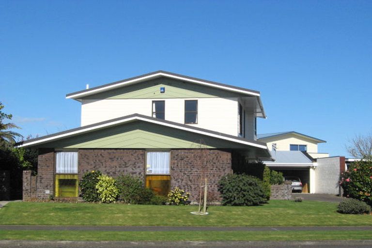 Photo of property in 14 Matipo Street, Levin, 5510