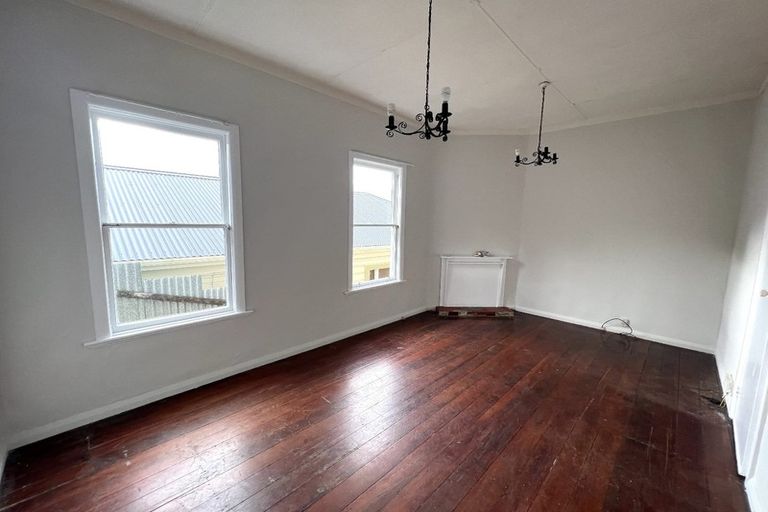 Photo of property in 92 Rolleston Street, Mount Cook, Wellington, 6021