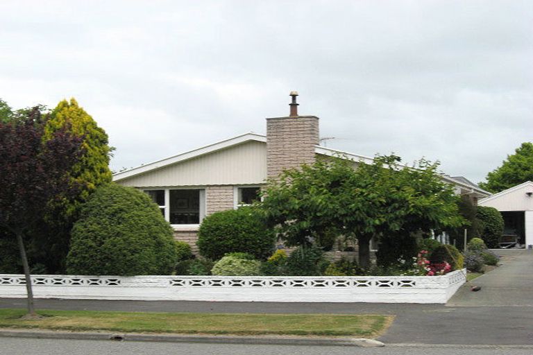 Photo of property in 15 Birkenhead Street, Avonhead, Christchurch, 8042