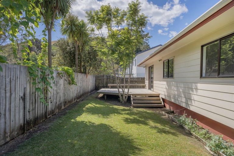 Photo of property in 15 Kawakawa Road, Whitianga, 3510