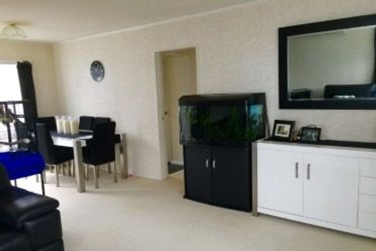 Photo of property in 10/169 Whites Line East, Waiwhetu, Lower Hutt, 5010