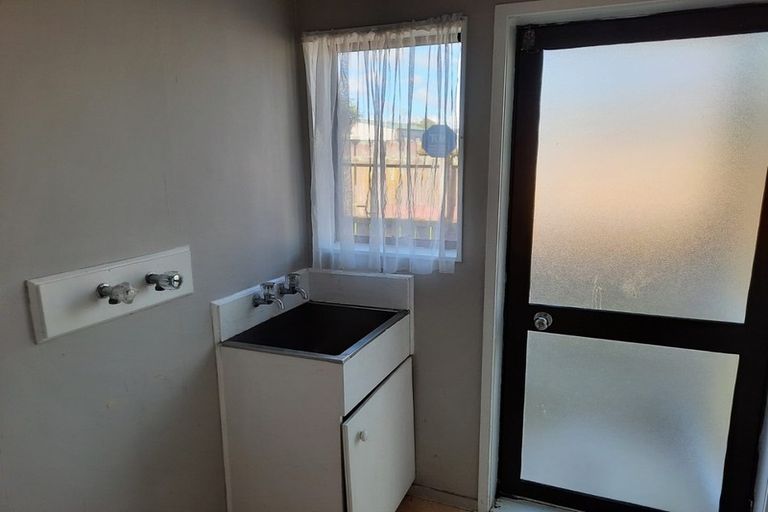 Photo of property in 2/34 Penion Drive, Flat Bush, Auckland, 2023