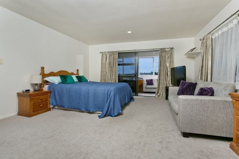 Photo of property in 43 Crestview Place, Browns Bay, Auckland, 0630