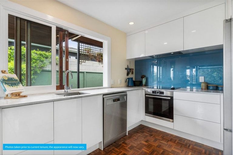 Photo of property in 2/36 Beulah Avenue, Rothesay Bay, Auckland, 0630