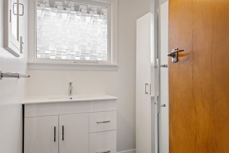 Photo of property in 2 Clipper Place, Redwood, Christchurch, 8051