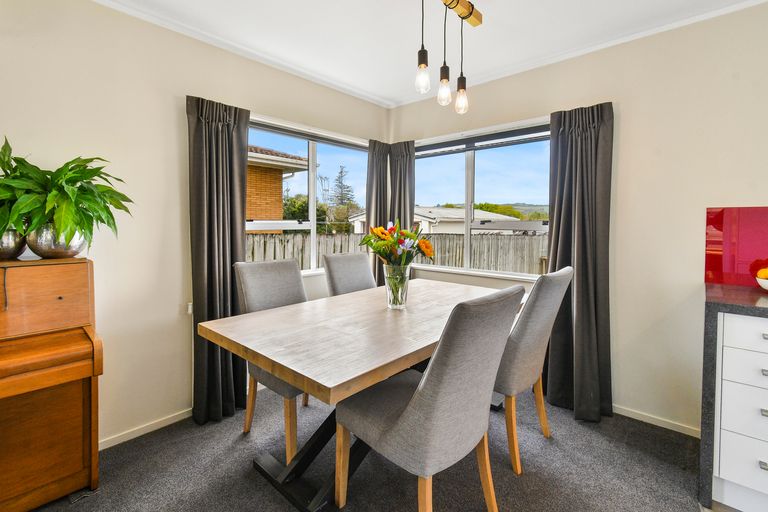 Photo of property in 6 Lorelei Place, Opaheke, Papakura, 2113